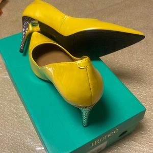 New Pair of J.Renee yellow ladies dress pumps